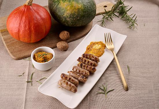 SALSICCETTE DI VITELLO CON PUREA DI ZUCCA E SEMI DI PAPAVERO